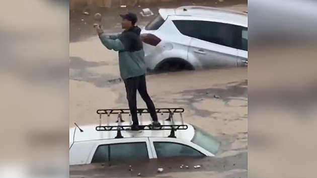 Bleskové povodně v Maroku zabily nejméně 37 lidí. Během hodiny zaplavily desítky budov