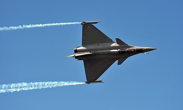 Polské stíhačky vzlétly k ruskému letadlu. Provokace jsou pod kontrolou, říká ministr