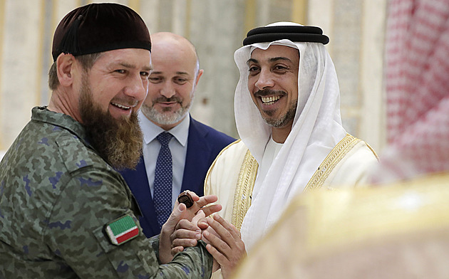 Superjachty, fotbal a masakry civilistů. Emiráty sponzorují války po celé Africe