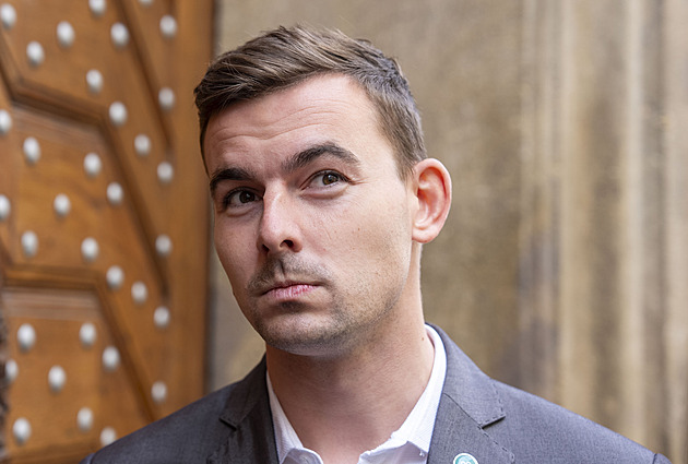 Koalice chce nahradit služební zákon, propouštění úředníků má být snazší