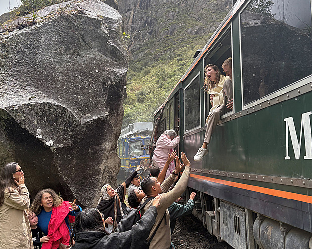 Na trati k Machu Picchu se srazily vlaky. Jeden mrtvý, desítky zraněných