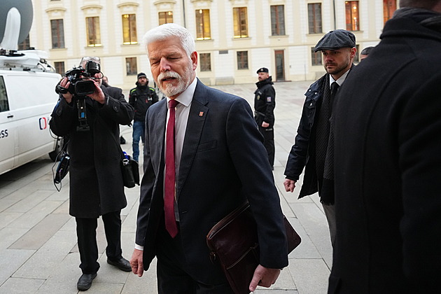 Ministři jednají s Pavlem o muniční iniciativě. Fiala vyčetl vládě její postoj