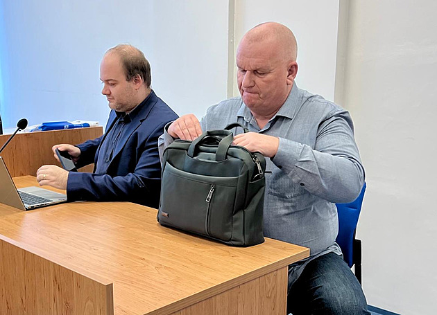 Koupil za 100 tisíc, dostal miliony. Prodej kina manželovi starostky řeší soud