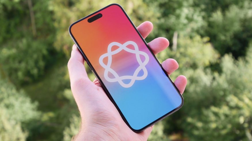Apple potvrzuje: novou Siri bude pohánět Gemini od Googlu, naučí se konečně česky?