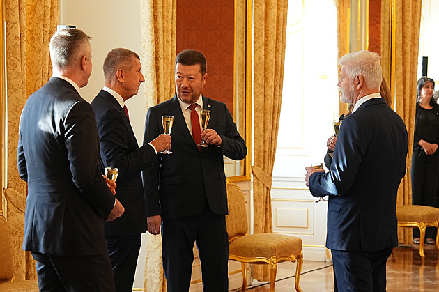 Babišovu kauzu Čapí hnízdo řeší mandátový a imunitní výbor. Přijde i Okamura