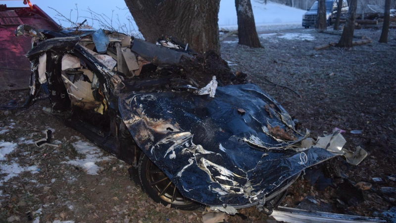 Děsivé fotky vozu, ve kterém zemřela Jákliová: Auto je zcela zničené, neměla šanci přežít