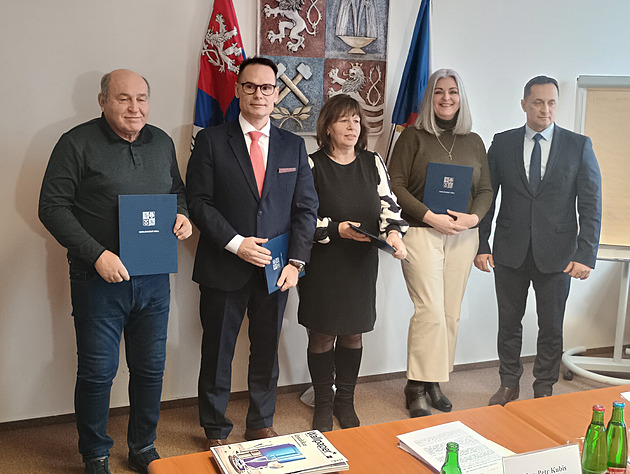 Sklář a keramik. Karlovarská střední škola obnoví dva tradiční učební obory