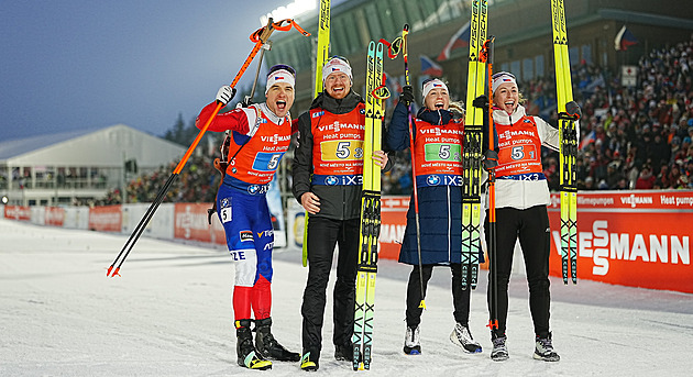 Domácí párty! Fenomenální finiš Krčmáře zajistil české smíšené štafetě třetí místo