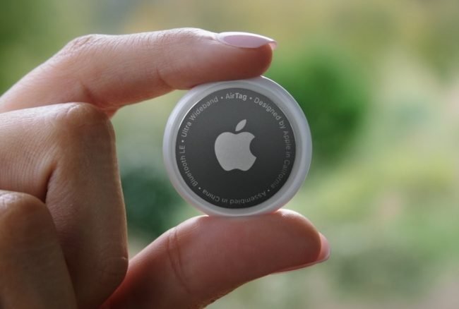 Apple vylepšil lokátor AirTag. Nová generace vypadá stejně, ale je ve všem lepší