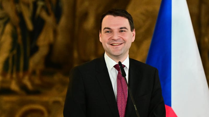 Macinka se omlouvat nehodlá: Pavla chce odstřihnout od jednání se šéfem NATO