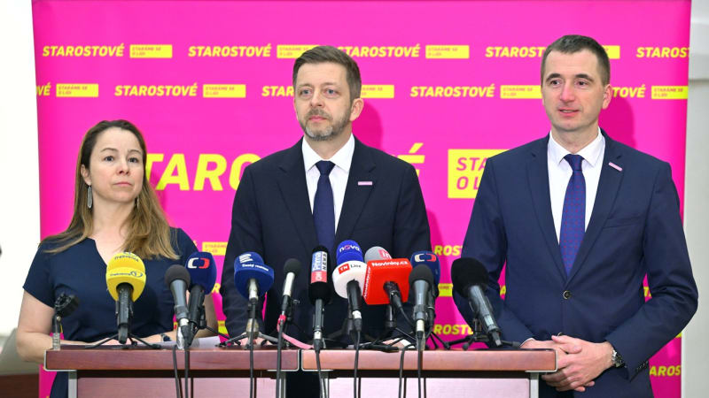 ON-LINE: Babišova parta nesmí urvat moc, řekl Rakušan. Hřib mluvil o „kňourající“ hranatosti