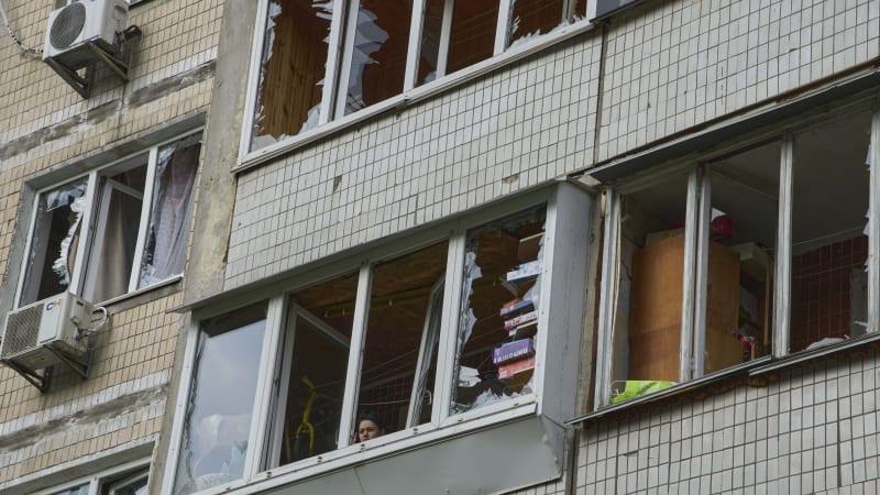 Úder dronu si v Charkovské oblasti vyžádal životy tří batolat. Zásahy hlásí i Rusko