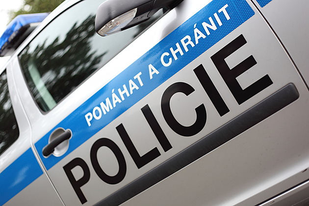 Zásah na fakultě sociálních věd. Policisté kvůli výhrůžce zadrželi člověka