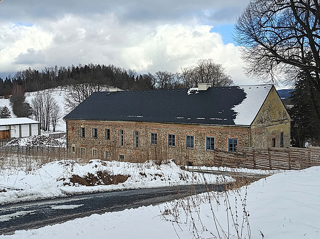 Sedm zámečků, jeden zákaz. Hartmanice řeší, jak zabránit apartmánové invazi