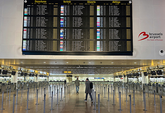 Aerolinky ruší kvůli Íránu na týden lety, ropa může zamířit nad 100 dolarů za barel