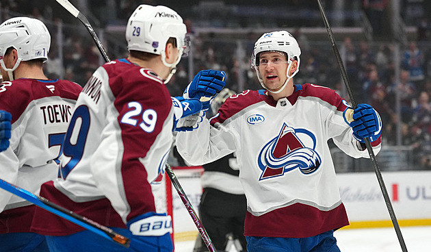 Nikdo není lepší než on. Nečas v NHL po pauze září, neuznaný gól ho však rozčílil