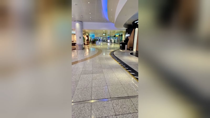 Rozezněl se alarm a všichni utíkali, líčí Češka z letiště v Dubaji. S dalšími čeká v úkrytu