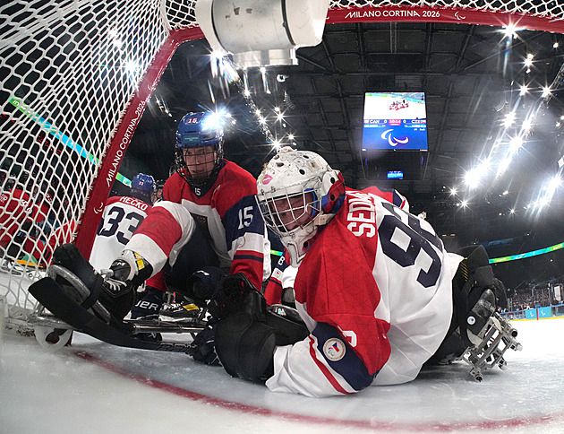 Parahokejisté podlehli Kanadě, boj o medaile začnou proti Spojeným státům