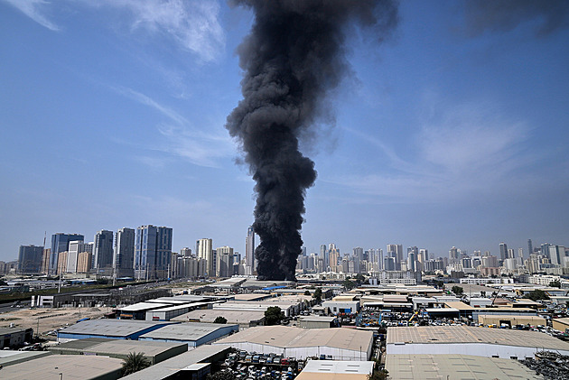Země Perského zálivu sčítají škody. Ekonomiky mohou klesnout víc než za pandemie