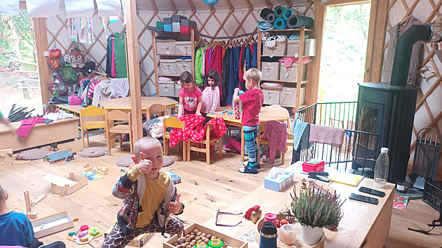 Začaly zápisy do MŠ 2026/2027. Do kolika školek můžete přihlásit dítě a co je spádovost