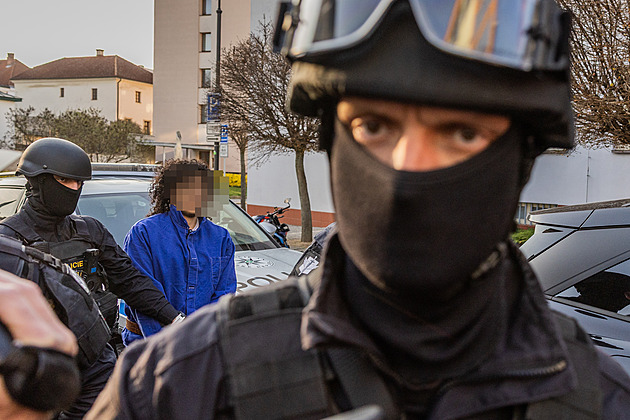 Galerie, queer, štědré dotace a žhářský útok. Ministr Baxa „platil“ boj proti Izraeli