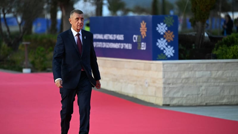 Je to nepřijatelné, sepsul Turka Babiš za výrok o „deratizaci“ úředníků. Odbory žádají omluvu