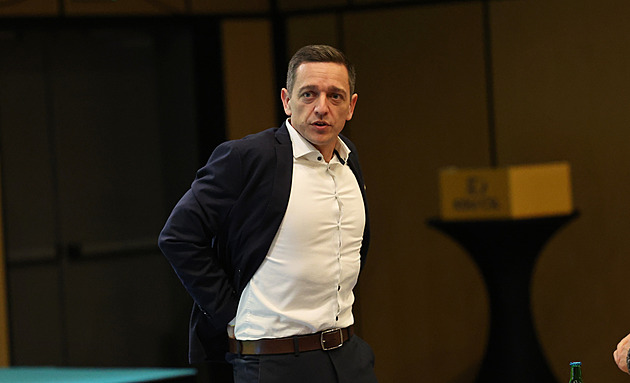 Lidovci volí nové vedení, Pithart vidí v Grolichovi příštího premiéra