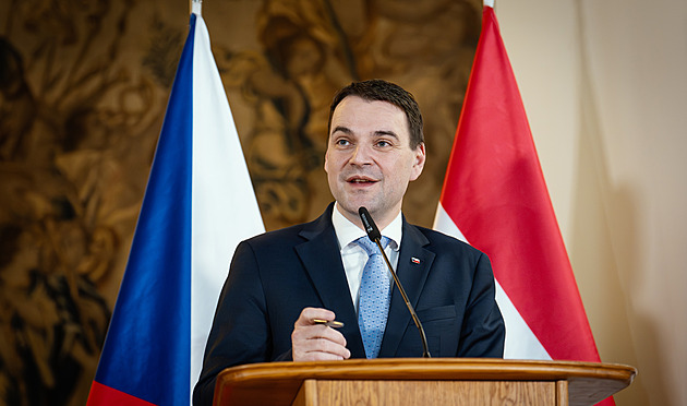 Policie odložila prověřování Macinkových SMS. Prezident je označil za vydírání