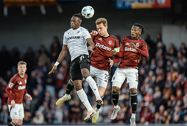 ONLINE: Sparta - Plzeň 0:0, hosté v první půli aktivnější. Sojka trefil horní tyč