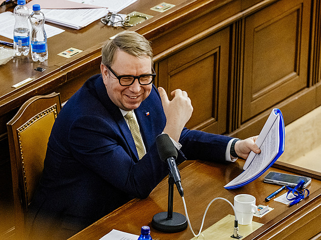 Poslanci začnou schvalovat zvýšení rodičovského příspěvku na 400 tisíc korun