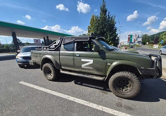 V Šumperku jezdilo auto s proruskými symboly. Řidiči hrozí až tři roky ve vězení
