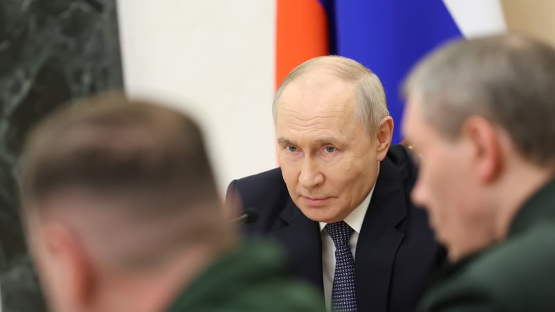 Varování tajných služeb: Putin chystá test NATO. Ve hře je i útok na české sousedy