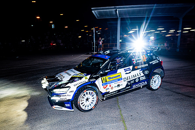 Březík ovládl první etapu Barum rallye, Kopeckému vzal šance na úspěch defekt